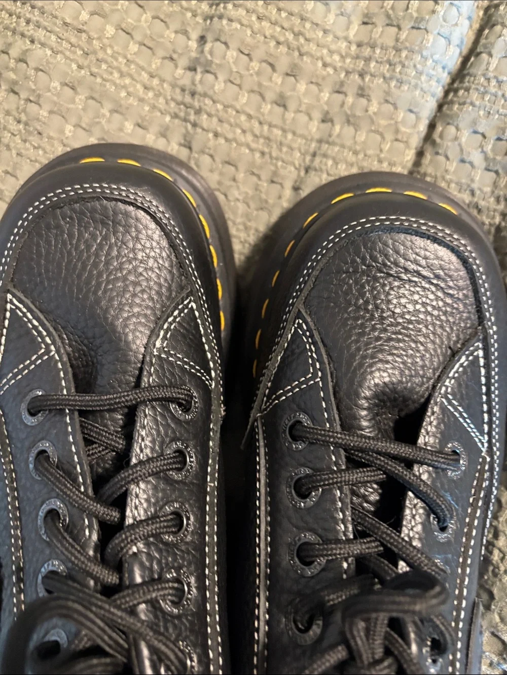 Dr martens black buzz shoes